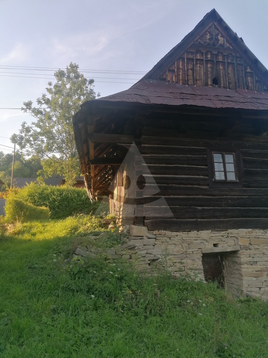 Pozemok s drevenicou /585 m2/, Žilina - Lutiše