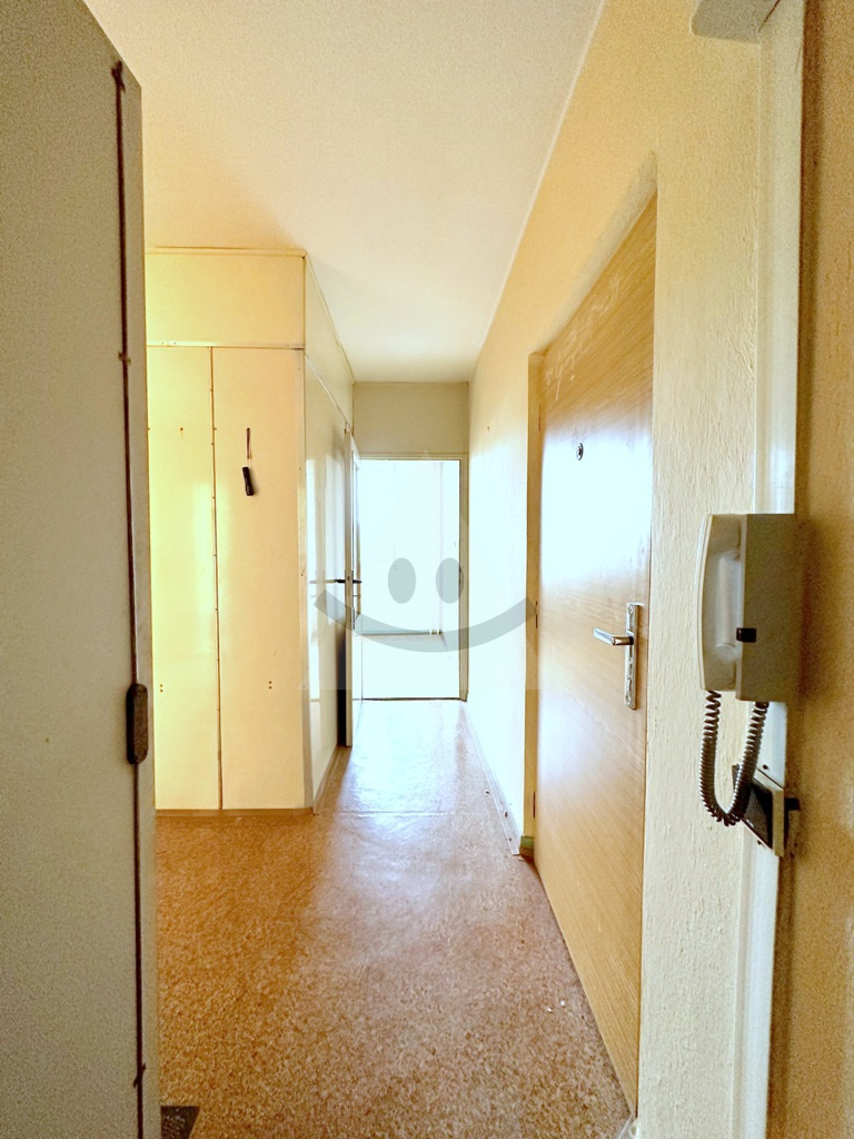 3 izbový byt s 2 loggiami v pôvodnom stave / 82 m2 / Źilina - Vlčince I
