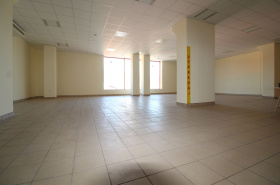 Podnikateľský objekt /2 x 800 m2/, Žilina