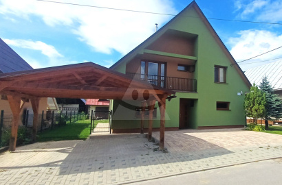 Family house with land and own wellness / 547 m2 / Zázrivá
