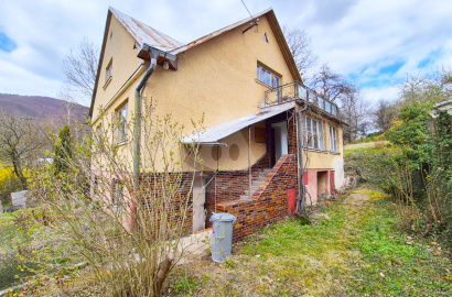 Family house in original condition / 865 m2 / - Rajecké Teplice