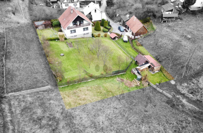 Family house with large garden / 2024 m2 / - Skalité