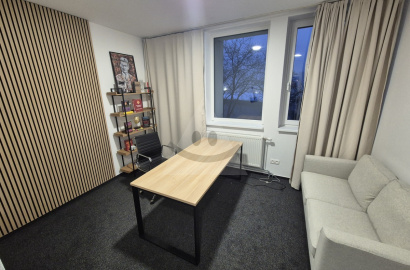 Administrative space / 25 m2 / - Bytča