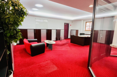 Representative premises in the center / 80 m2 / Žilina - Mariánske námestie