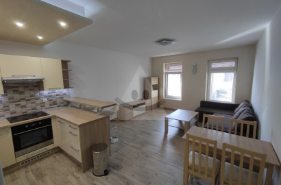 Rezidenčný 2,5-izbový byt / 69m2 /, Bytča - Centrum