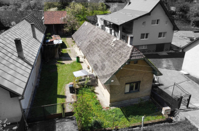 Rodinný dom v pôvodnom stave / 1005 m2 / - Bytča ( Hrabové )