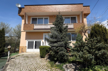 Tehlový rodinný dom so záhradou /729 m2/, Kysucký Lieskovec