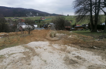 Stavebný pozemok /677 m2/, Rajecké Teplice - Poluvsie