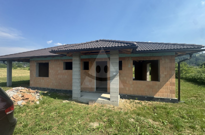 Novostavba bungalovu so záhradou /970 m2/, Dolný Hričov