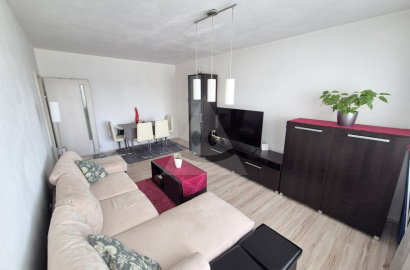 3-izbový byt s dvoma loggiami / 77 m2 / - Bytča