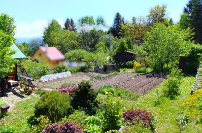 Cozy holiday cottage on a well-maintained plot / 333 m2 / Žilina – Mojšova Lúčka