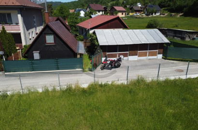 Chatka s dvojgarážou a altánkom / 246 m2 / Zborov nad Bystricou